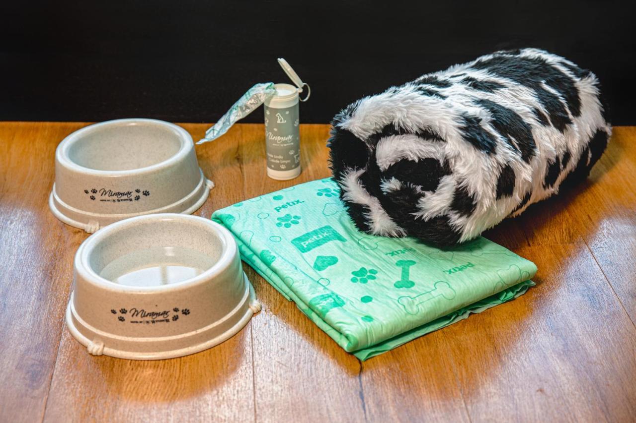 Miramar By Windsor Copacabana Río de Janeiro Exterior foto A dog's feeding and drinking bowls