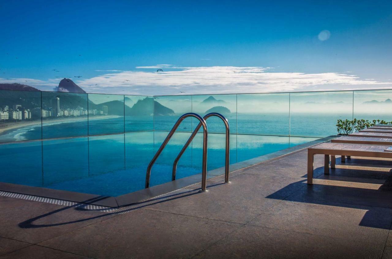 Miramar By Windsor Copacabana Río de Janeiro Exterior foto The pool at the hotel