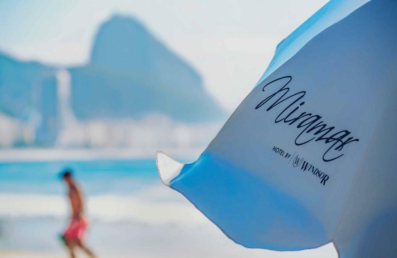 Miramar By Windsor Copacabana Río de Janeiro Exterior foto A beach umbrella in Rio de Janeiro